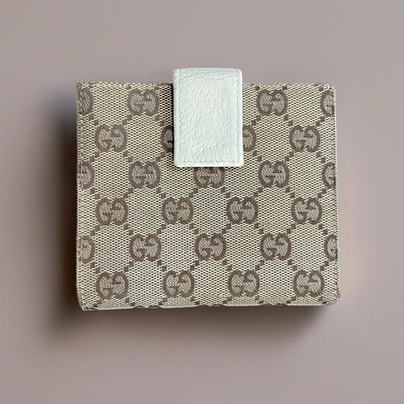 Authentic Vintage Gucci Wallet - Picture 3 of 17